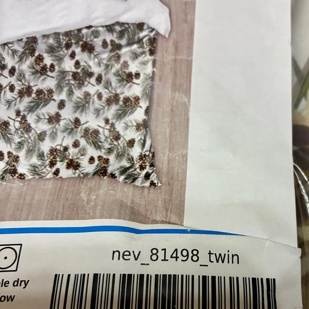Pinecone Twin Duvet Cover and Pillow Case NWT - Picture 6 of 8